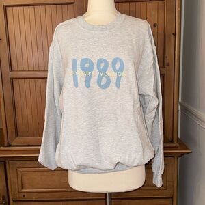 Taylor Swift Crewneck 1989 sweatshirt Spotify Exclusive, Size Med